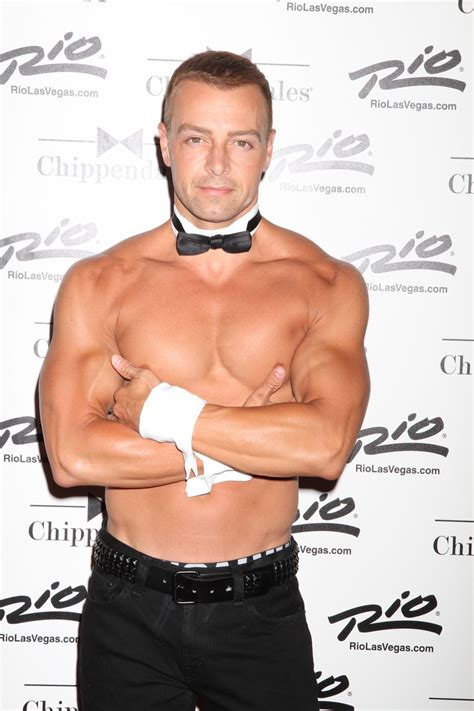 Joey Lawrence on Getting Naked as a Las Vegas Chippendales。